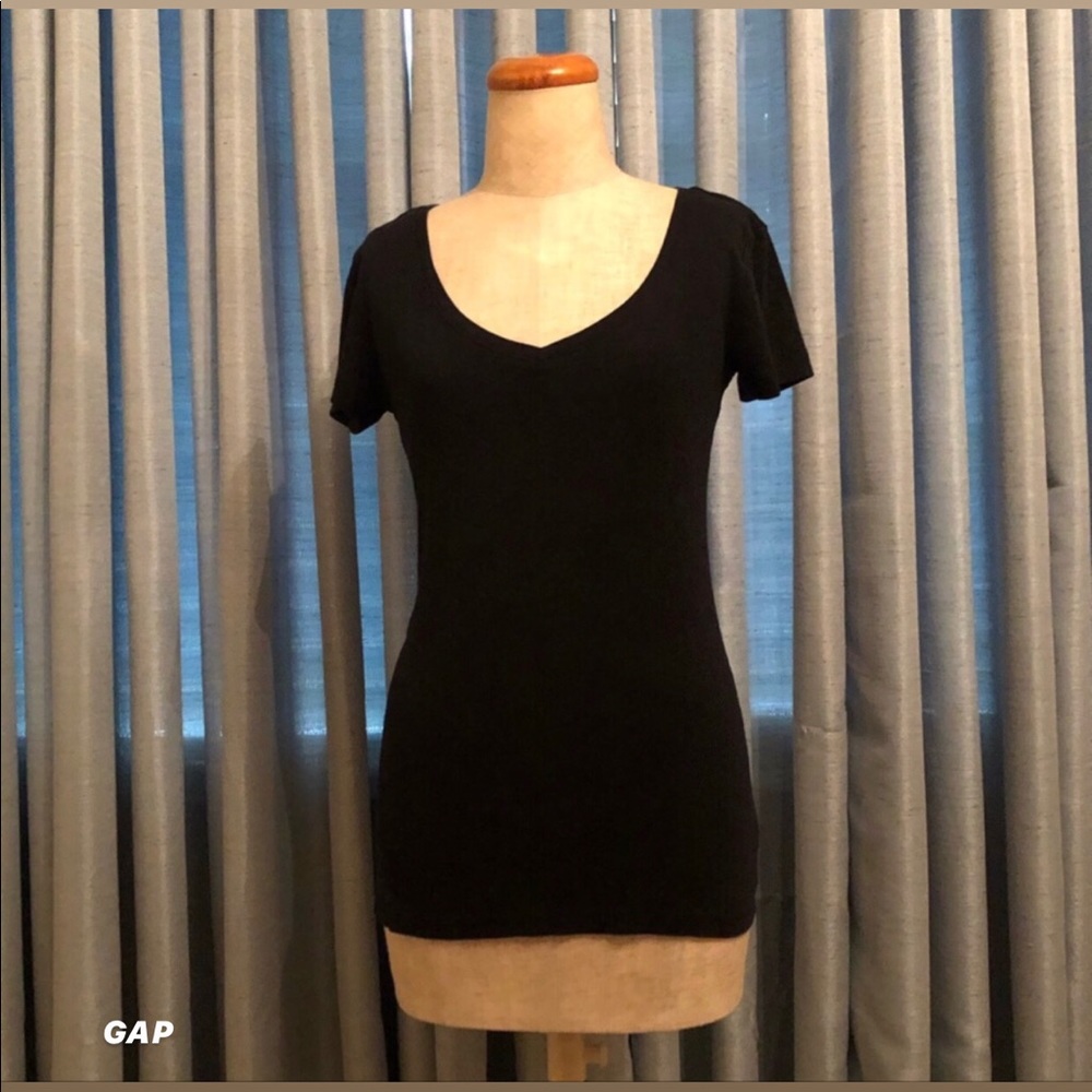 💥3 For $10💥 GAP TEE SHIRT